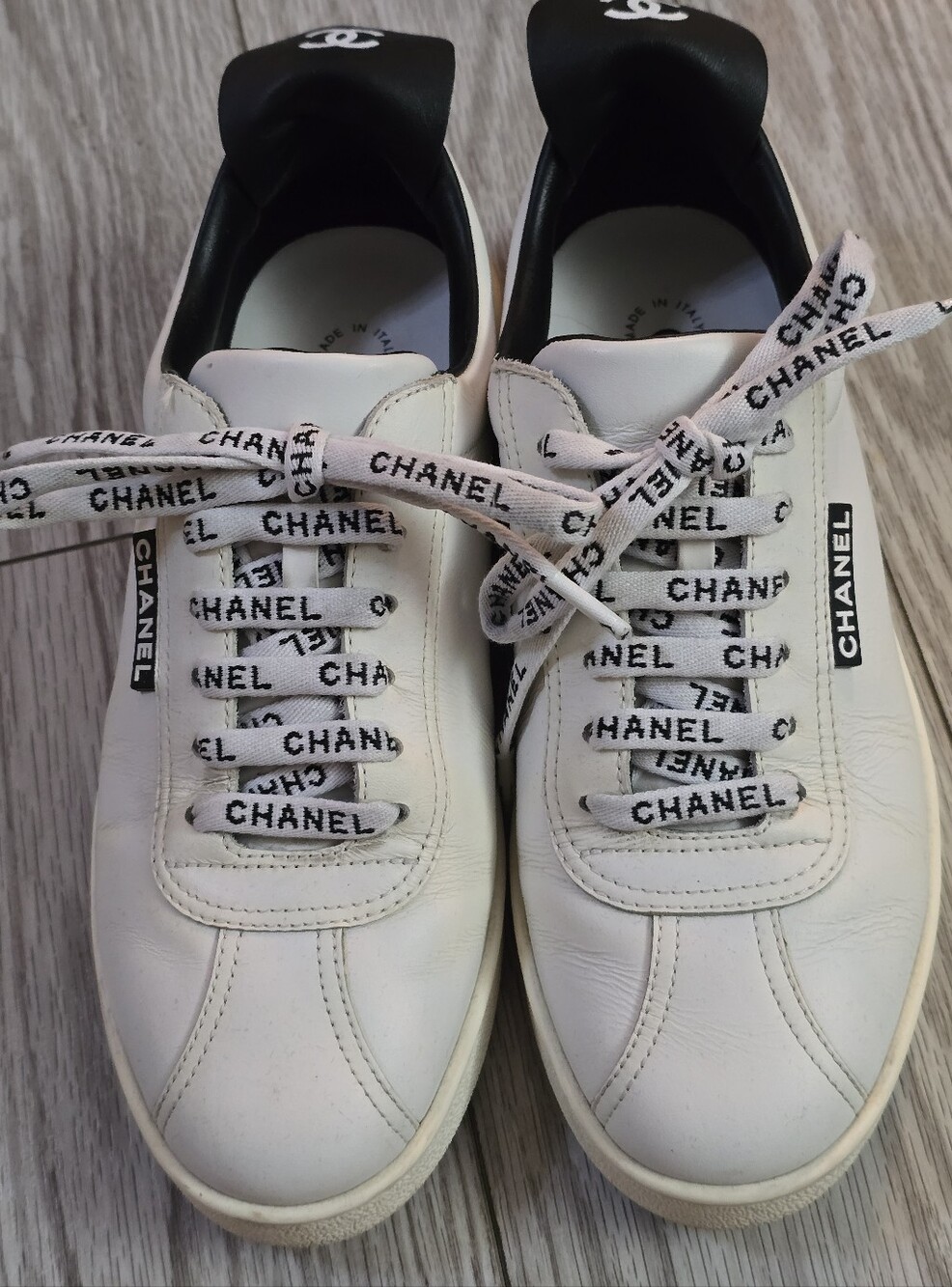 Chanel White Leather Low-Top Sneakers size 37